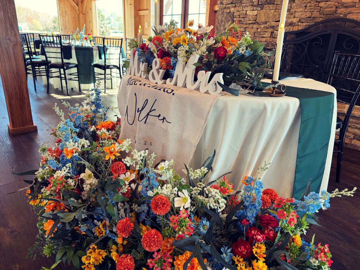 WR-SweetheartTable-3 Floral and decoration rental set for Hickory NC weddings